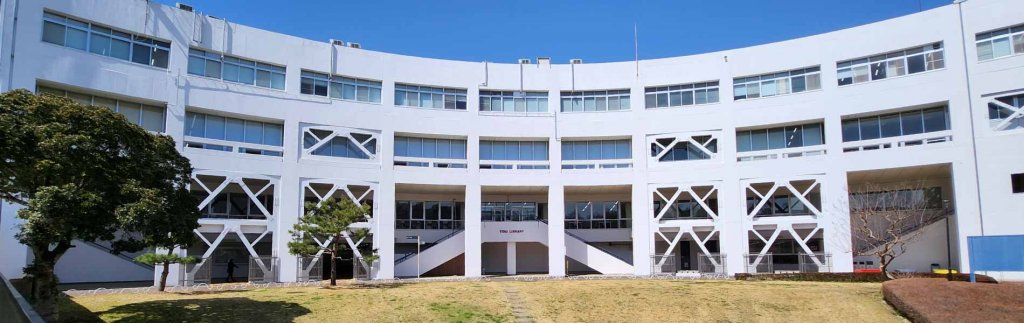 埼玉鳩山キャンパス図書館（1号館）